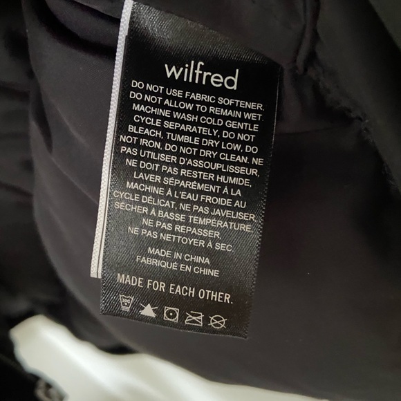 SOLD ON FB MARKETPLACE Aritzia Wilfred The Cloud Puff black velvet puffer jacket - Picture 9 of 10